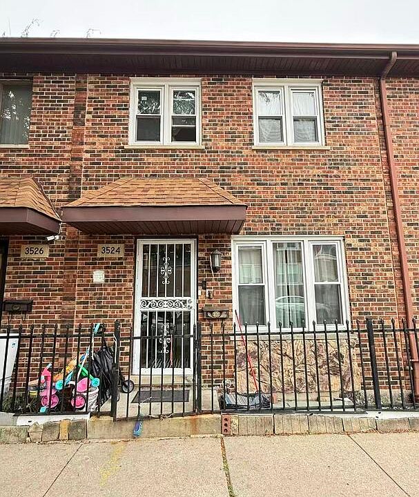 1st image of 3524 S Lituanica Ave