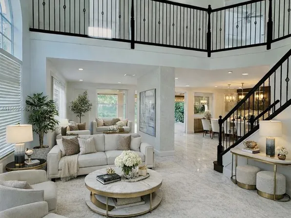 9083 Dupont Pl, Wellington, FL 33414