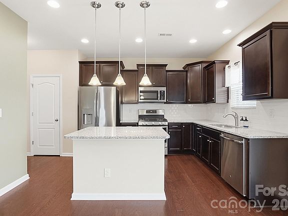 3rd image of 113 E Neel Ranch Rd