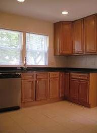 1st image of 1023 S 32nd Ave