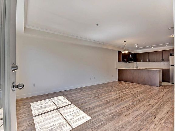 5th image of 45567 Yale Rd #214