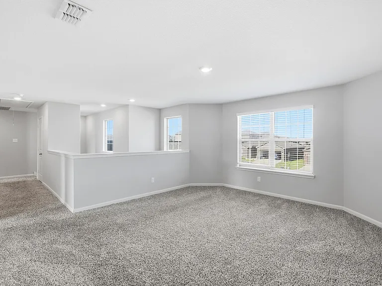 2105 Yarbrough Dr — Photo 32