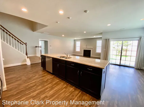 2925 Pepperlin Dr, Virginia Beach, VA 23456