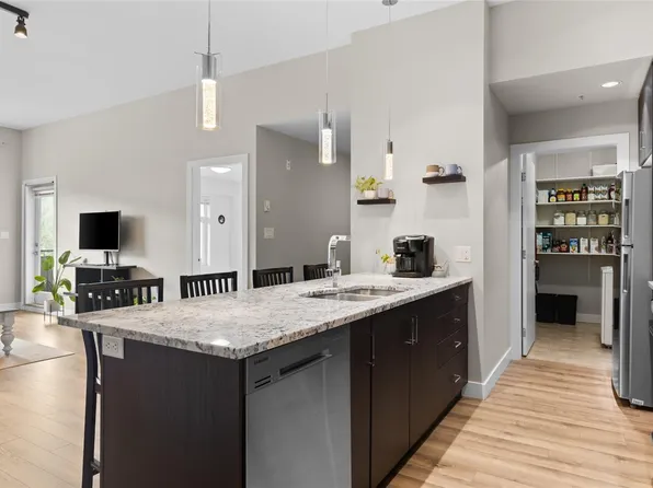 2655 Sooke Rd #417, Langford, BC V9B 1Y3