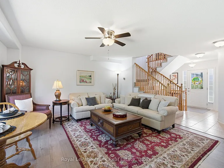26 Fallingbrook Cres — Photo 8