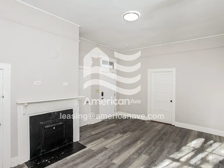 1732_004_wm_-_living_room_13528861.jpg