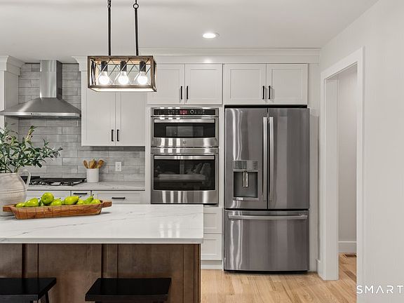 3rd image of 9 Beechwood Drive