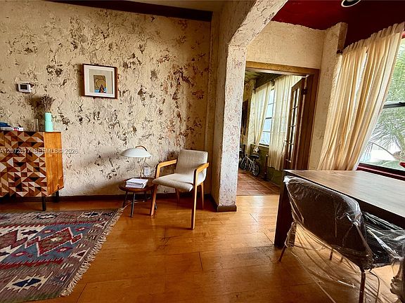 3rd image of 934 Michigan Ave APT 304