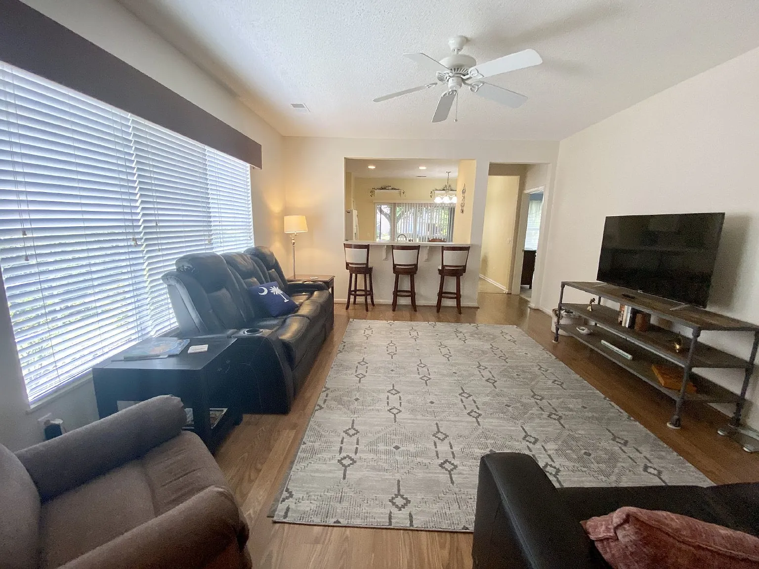 2 bed, 2.0 bath, 1156 sqft, $2,800 — Photo 2