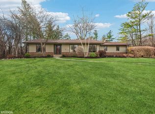 320 Signe Ct, Lake Bluff, IL 60044