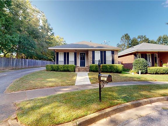 2nd image of 6052 Magnolia Pl E