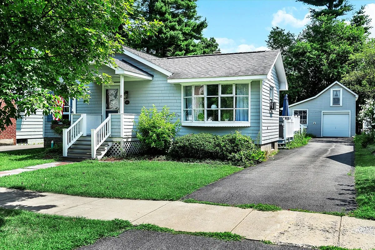 3 bed, 1278 sqft, $3,000 — Photo 2