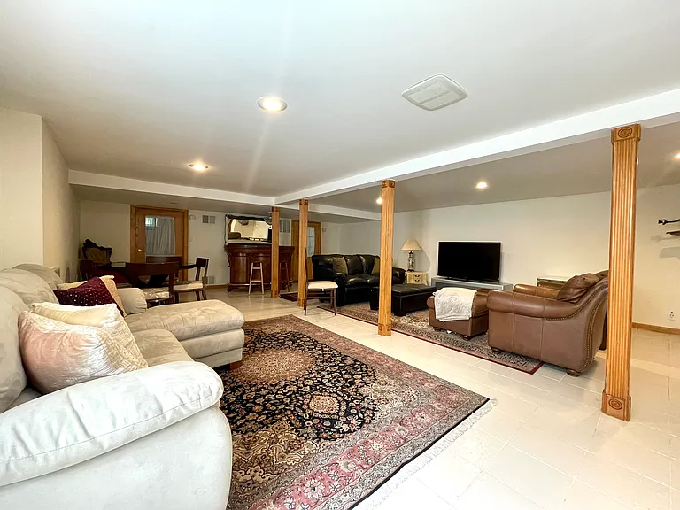 24 Pleasant Ln — Photo 19
