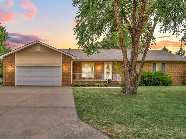 1929 E 33rd Ave, Hutchinson, KS 67502