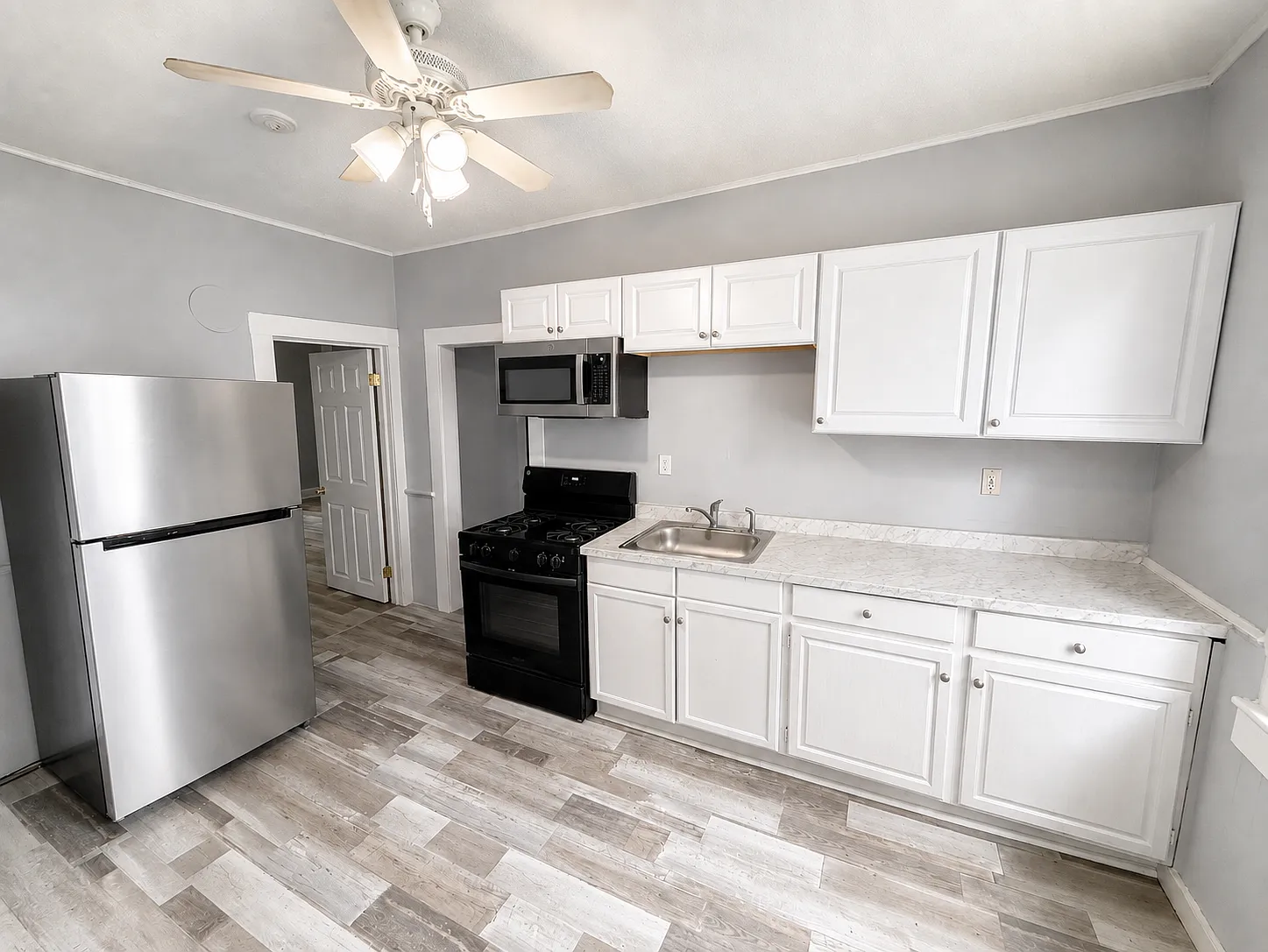 3 bed, $1,750 — Photo 2