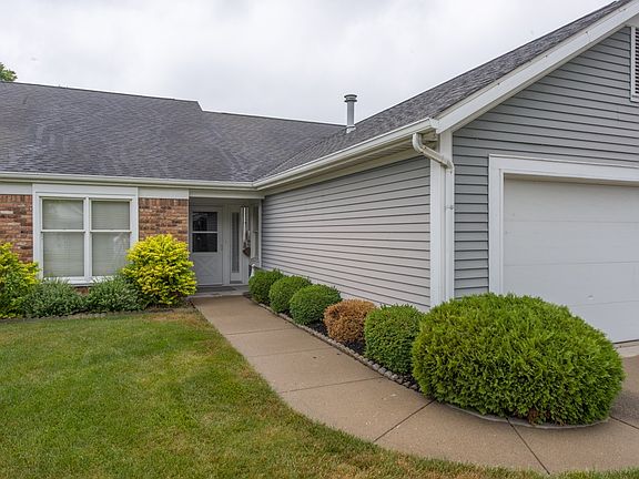 2nd image of 1812 Twin Oaks Ln