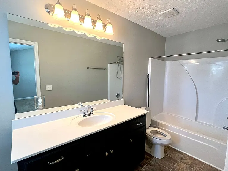 5305 Tony Lama Ln — Photo 17