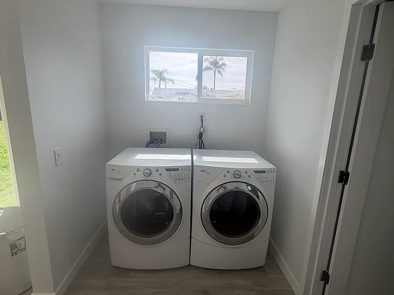 9721 Monte Vista Ave #B — Photo 3