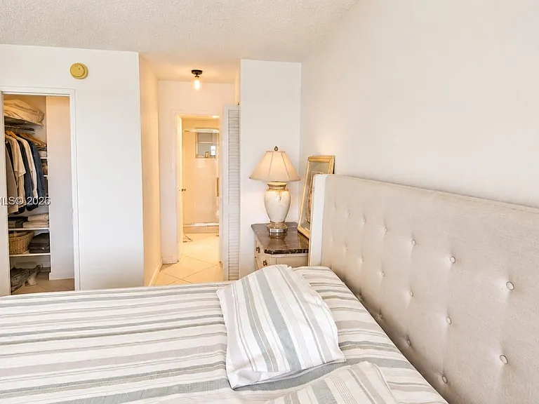 220 Kings Point Dr #105 — Photo 12