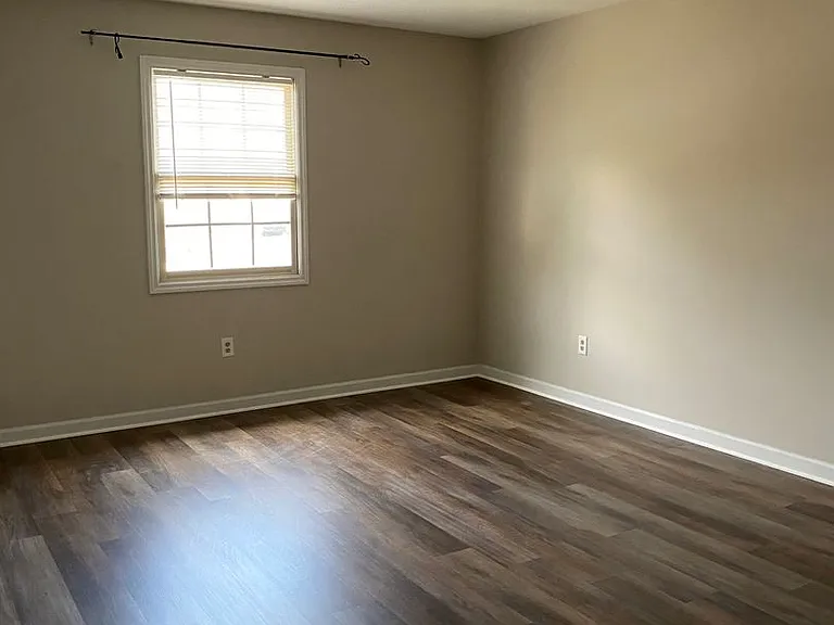 516 Maplewood Ave — Photo 8