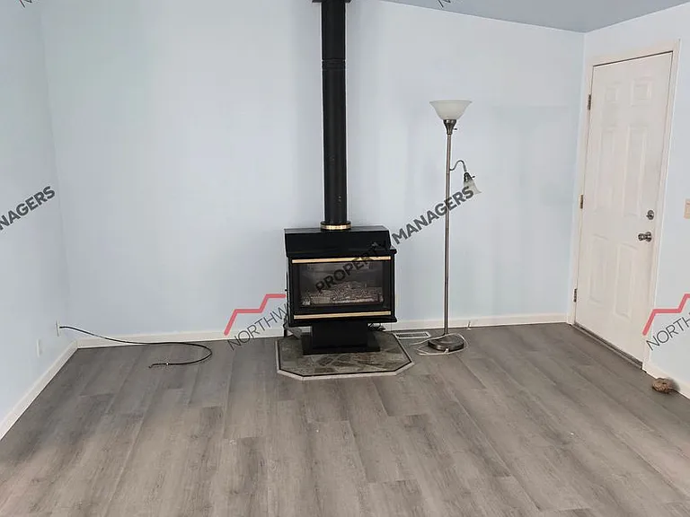 18415 Ivan St SW — Photo 3