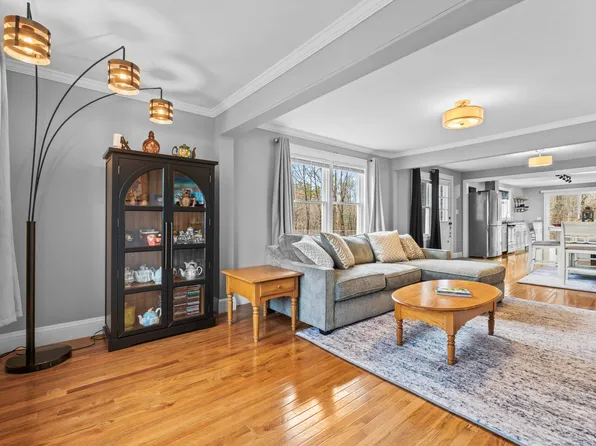 28 Ossipee Trail W, Standish, ME 04084