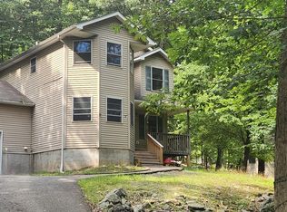 447 Somerset Dr, East Stroudsburg, PA 18301
