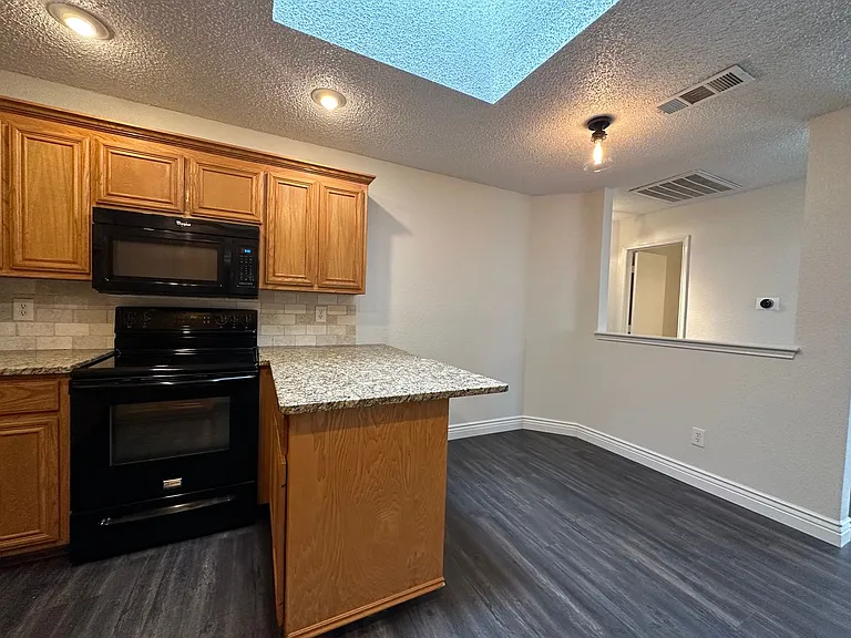 5900 Aloe Ct — Photo 8