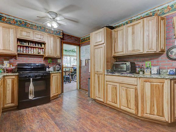 5th image of 6411 Burnett Creek Rd