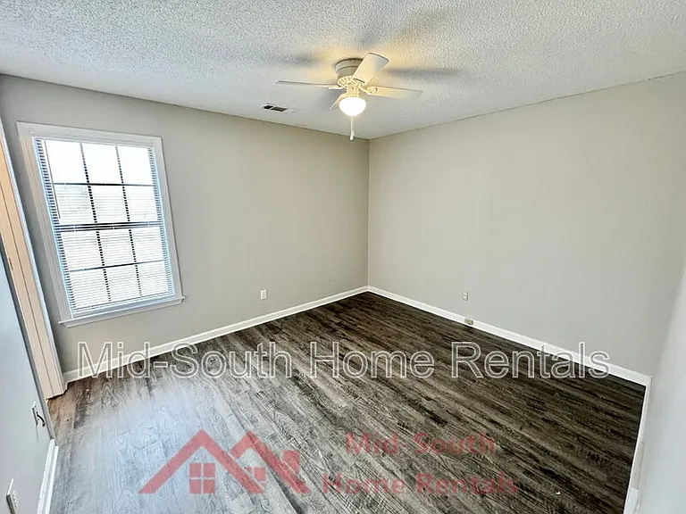 233 Sycamore Rd — Photo 8