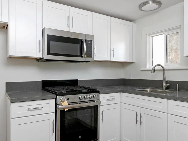 167 E Barnett St — Photo 10