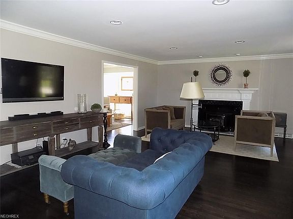 5th image of 71 York Dr