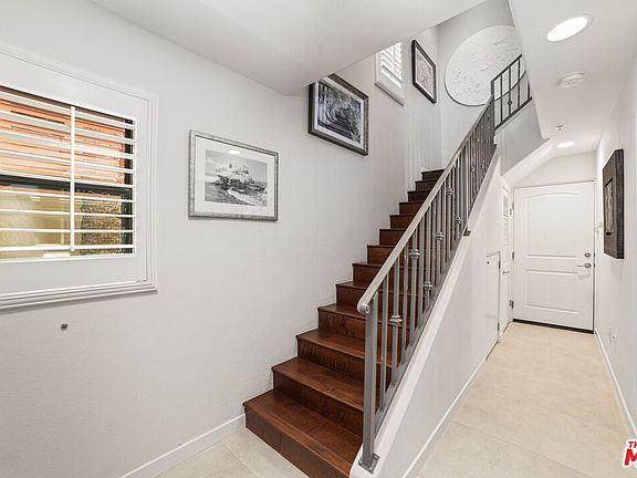 5th image of 232 Villorrio Dr W