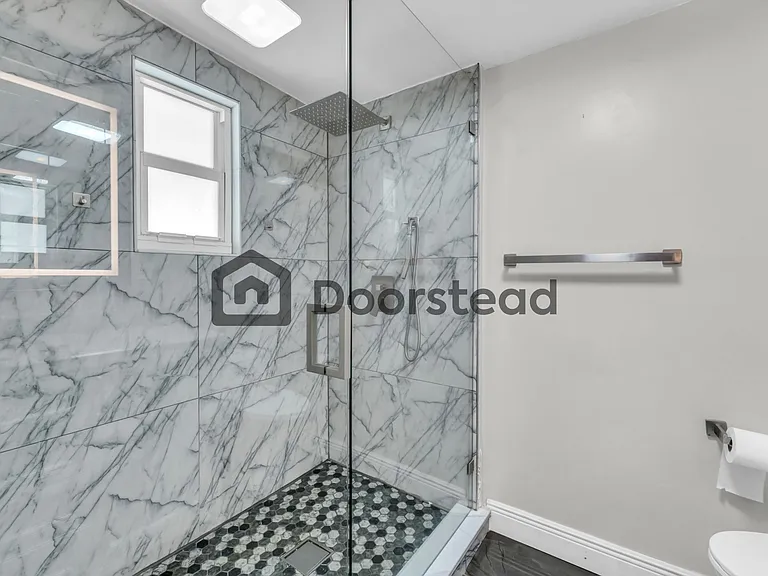 1837 NE 48th Ct — Photo 33