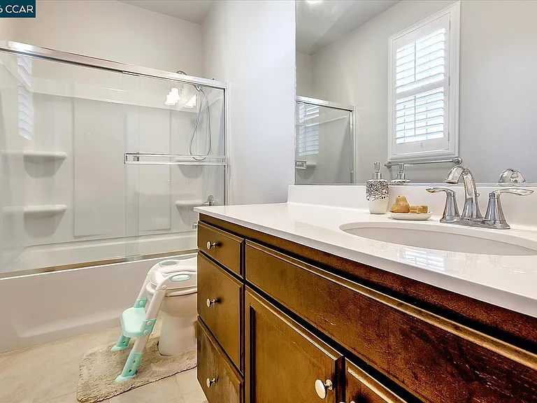 582 Mandevilla Dr — Photo 28