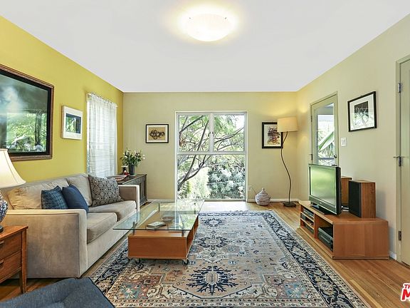4th image of 1013 Olancha Dr