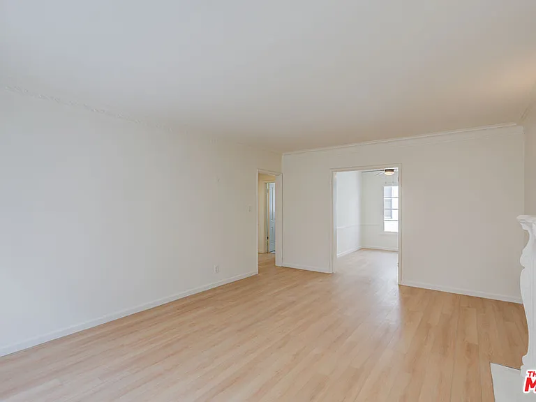 143 S Canon Dr #B — Photo 7