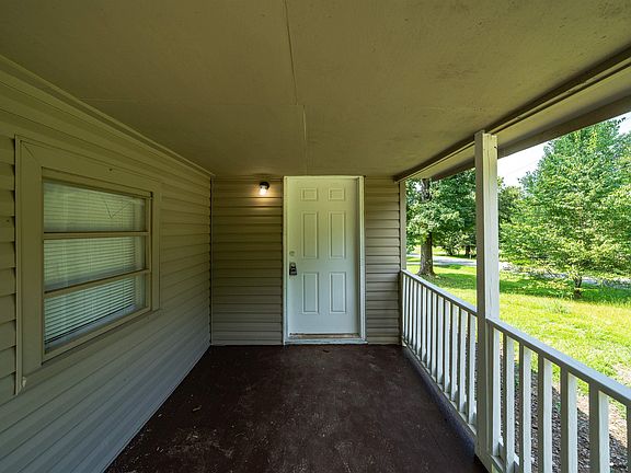 4th image of 862 Hillview Dr