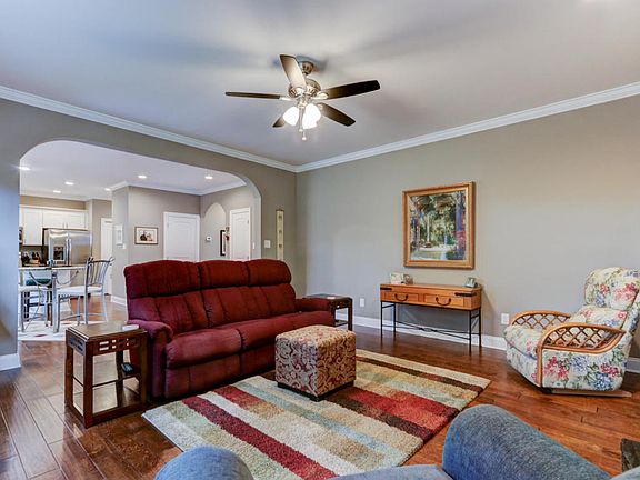 5th image of 624 Lampwick Ln