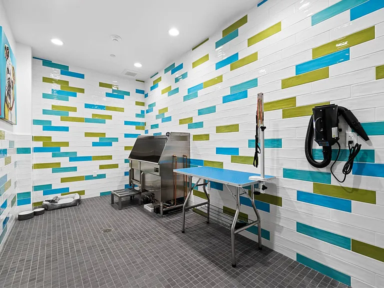 MODERNO Axis Luxury Living — Photo 14