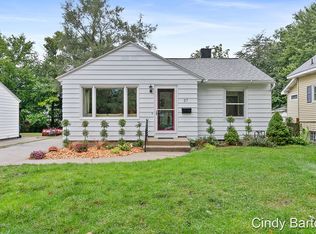 27 W 31st St, Holland, MI 49423
