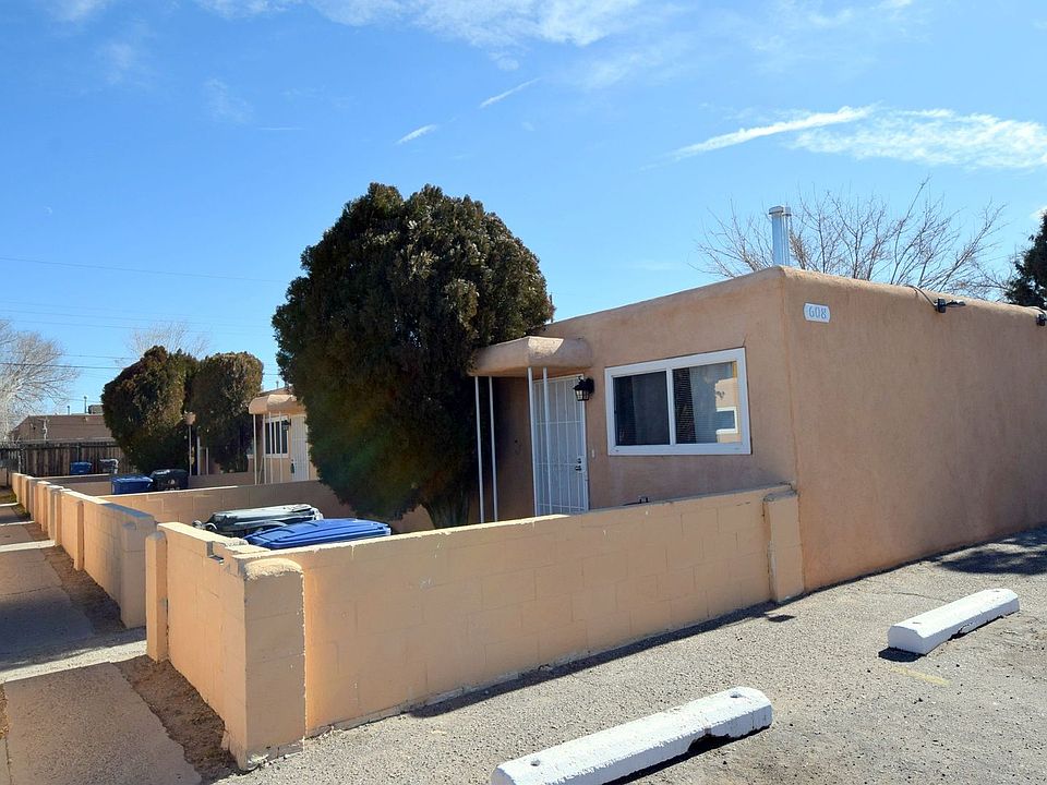 1st image of 608 Alcazar St SE #D