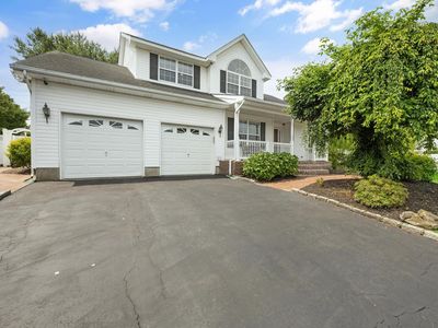 8 Tecumseh Court, Commack, NY, 11725