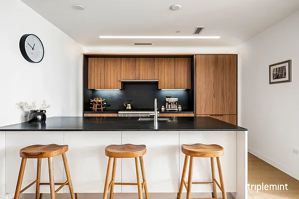 Sold by Triplemint | media 1