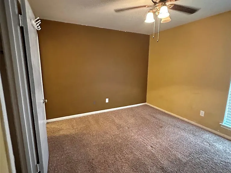 3223 Cedarmont Dr — Photo 10
