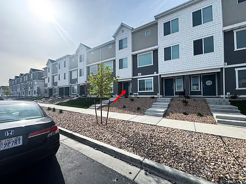 889 E Seaside St Photo 1