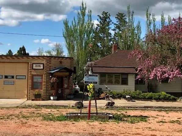 425 S Elk St, Hebron, ND 58638