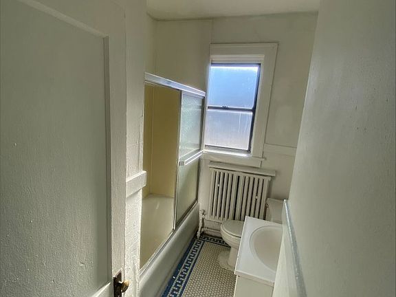 3rd image of 4248 N Euclid Ave Floor 2