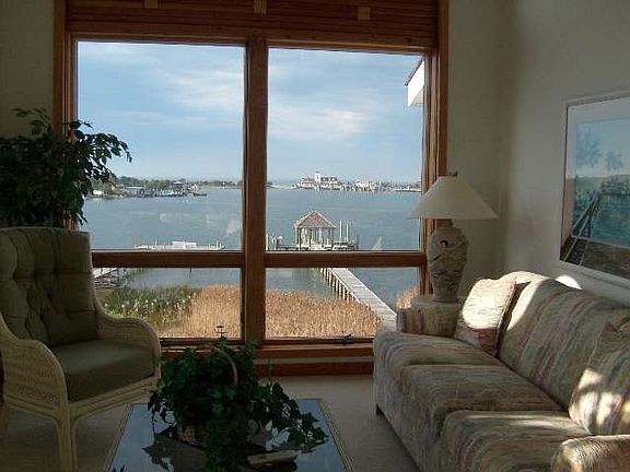 5th image of 95 Silver Lake Dr