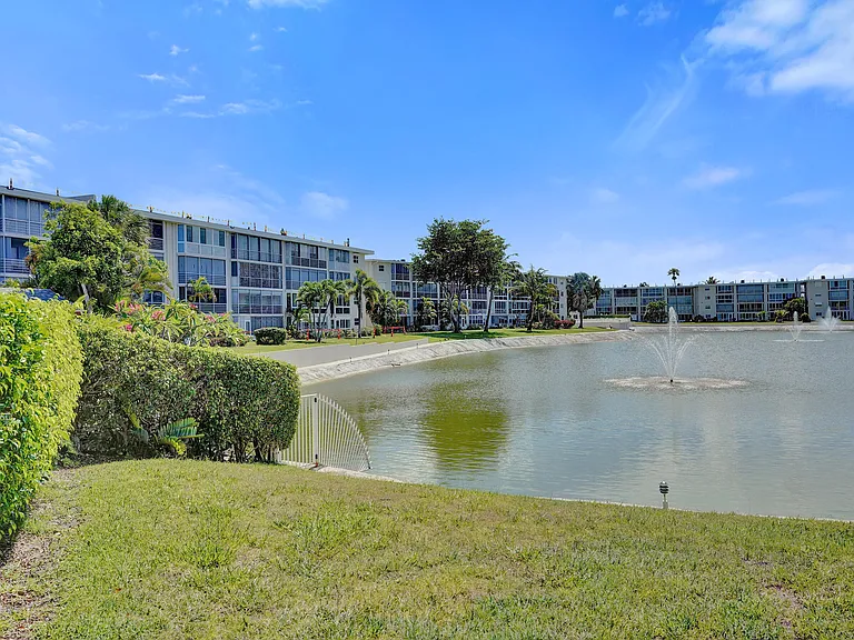 2640 Garden Dr S #301 — Photo 40
